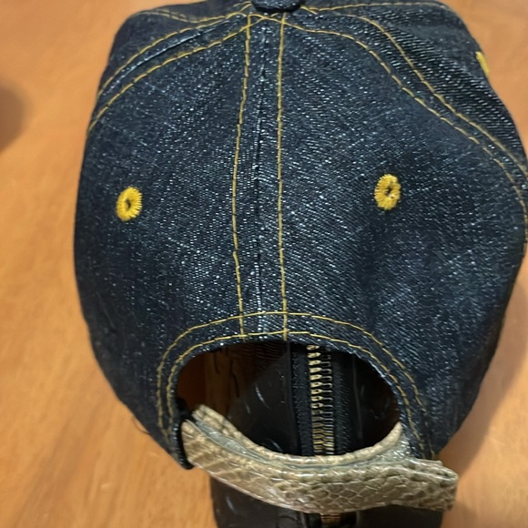 Hat - Picture 3 of 4